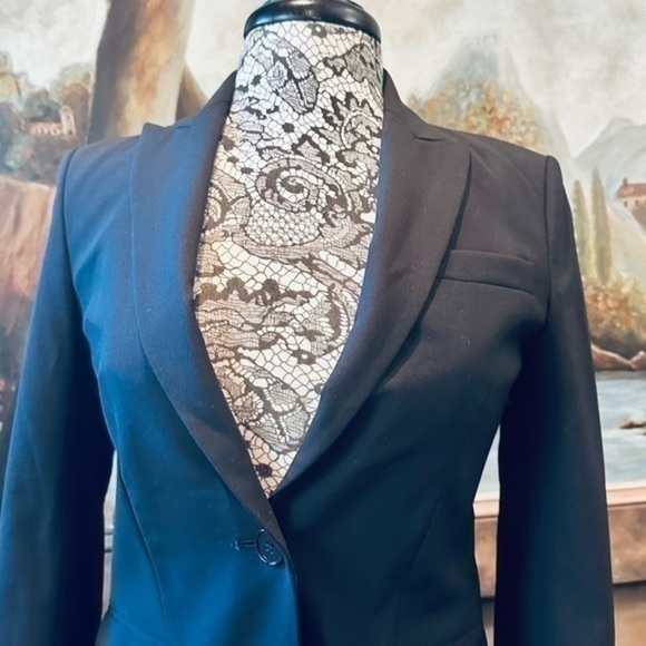 ✨🖤✨ Theory Fitted Blazer ✨🖤✨Size 2✨🖤✨ - Picture 5 of 5